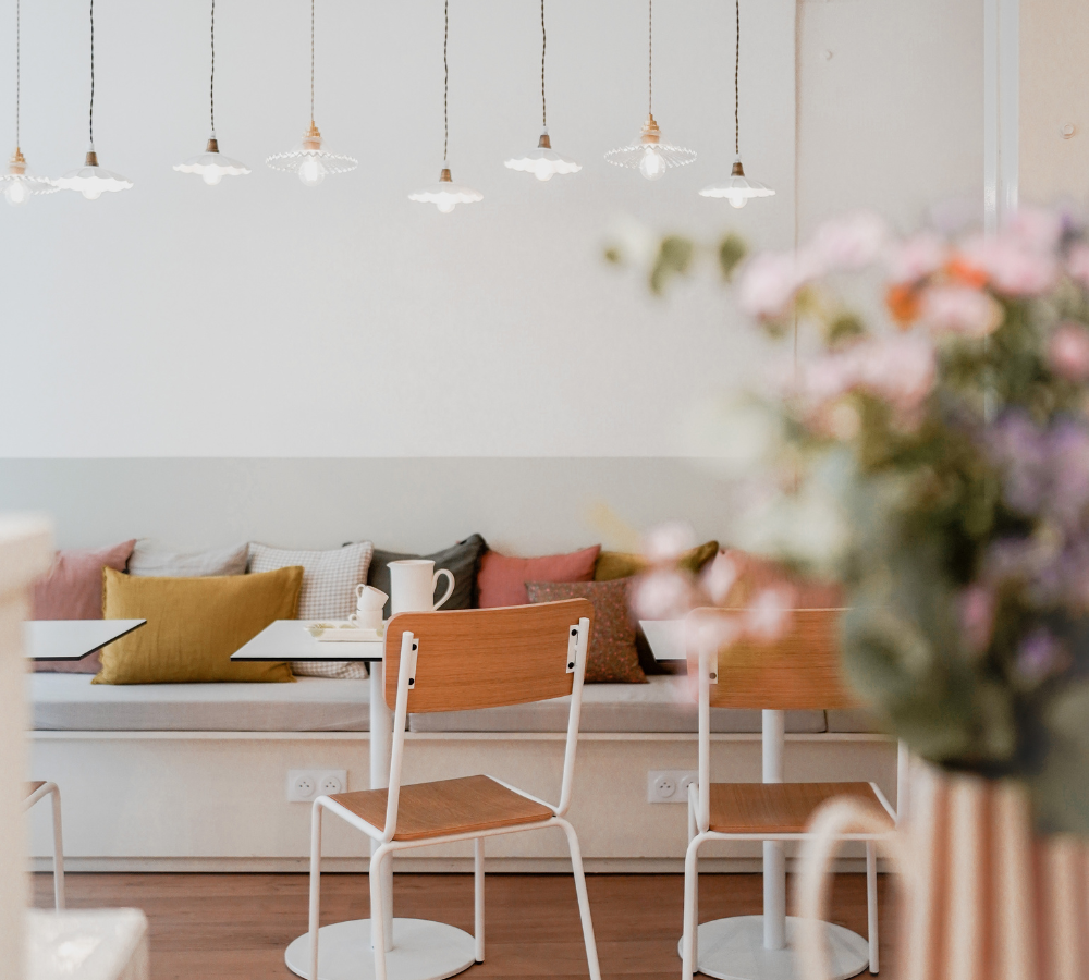 Intérieur du café ARTI à Rennes